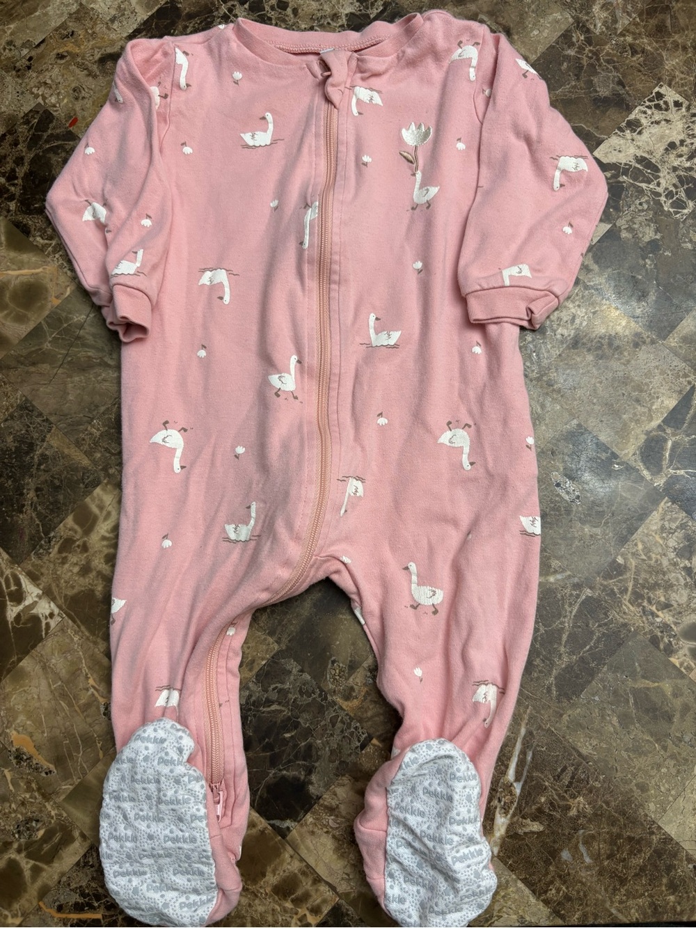 4/30$ Pink Swan-Print Footed Baby Pajamas 12 months